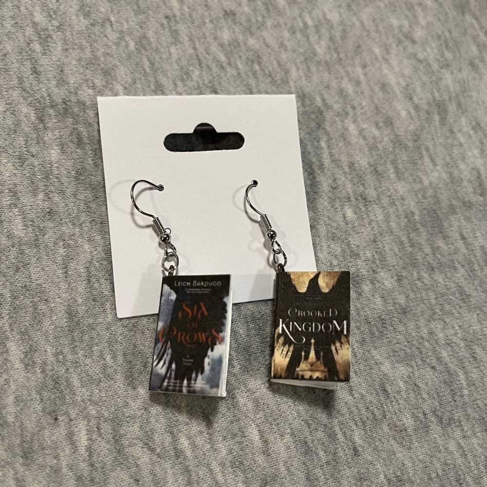 Six of crows / crooked kingdom mini book earrings
